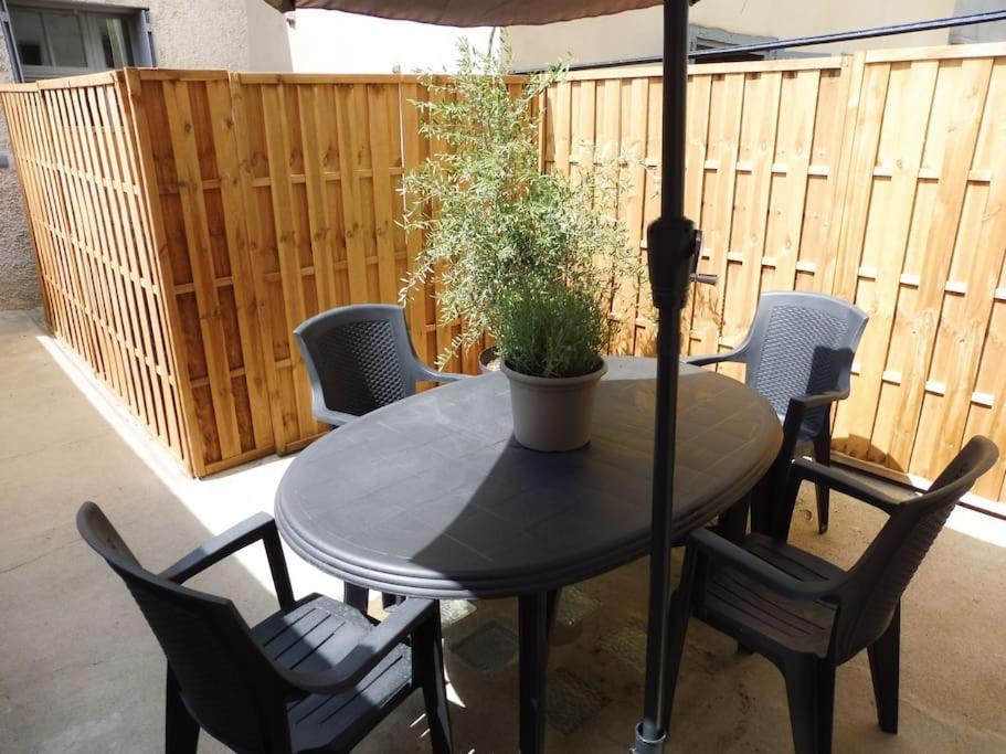 Appartement 4 Voyageurs Avec Terrasse - Wifi Carcassonne Luaran gambar